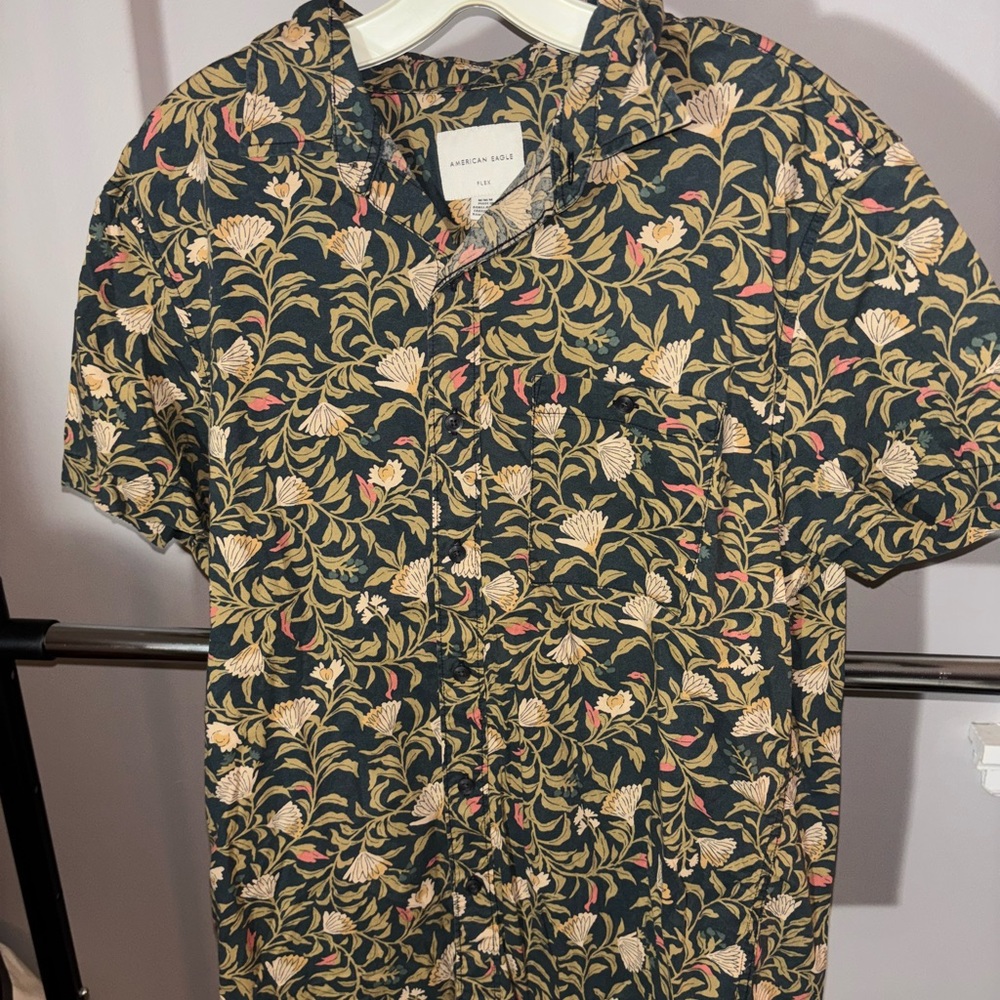 American Eagle Outfitters Men's Floral Button Down Shirt - Dark Blue and Cream